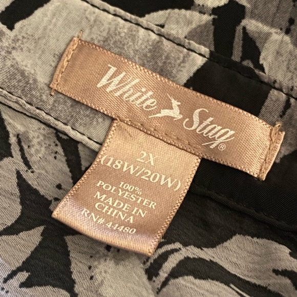 Black Gray Floral Button Down Top Women’s 2X Whimsygoth Dark Romantic 90’s Goth - Picture 6 of 6